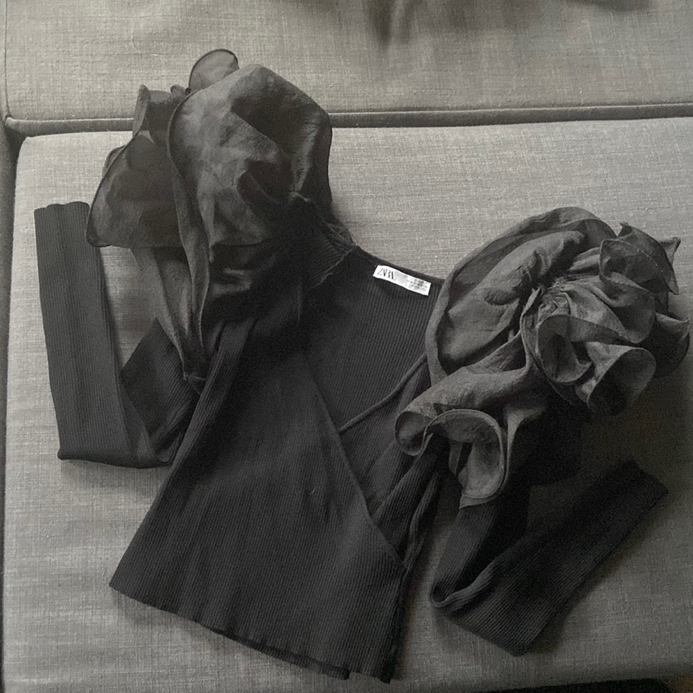 Zara statement top